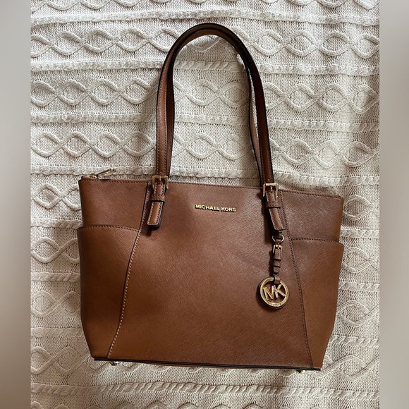 Michael Kors Brown Leather Shoulder Bag Like New - Picture 11 of 13